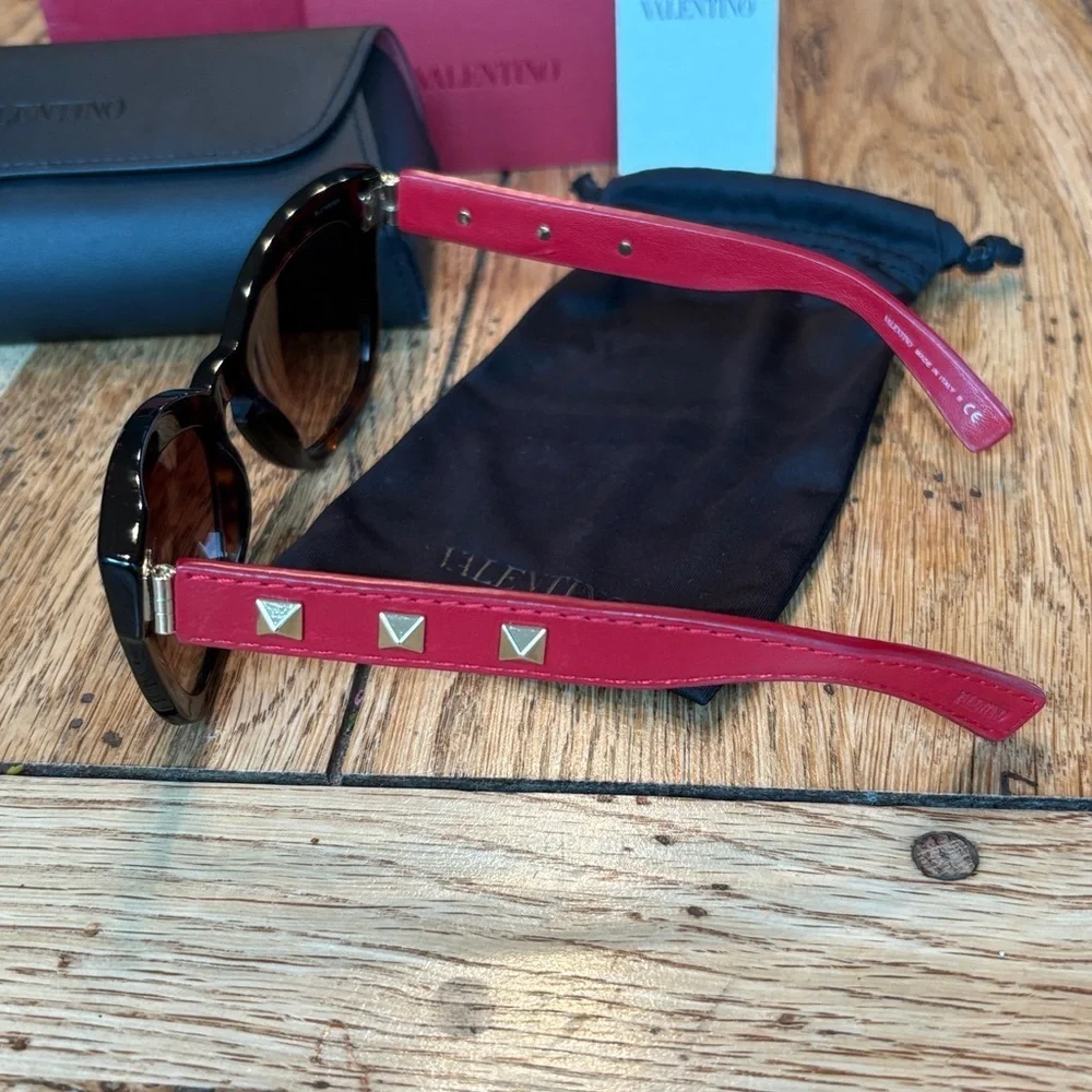 Valentino Woman Sunglasses VA 4037